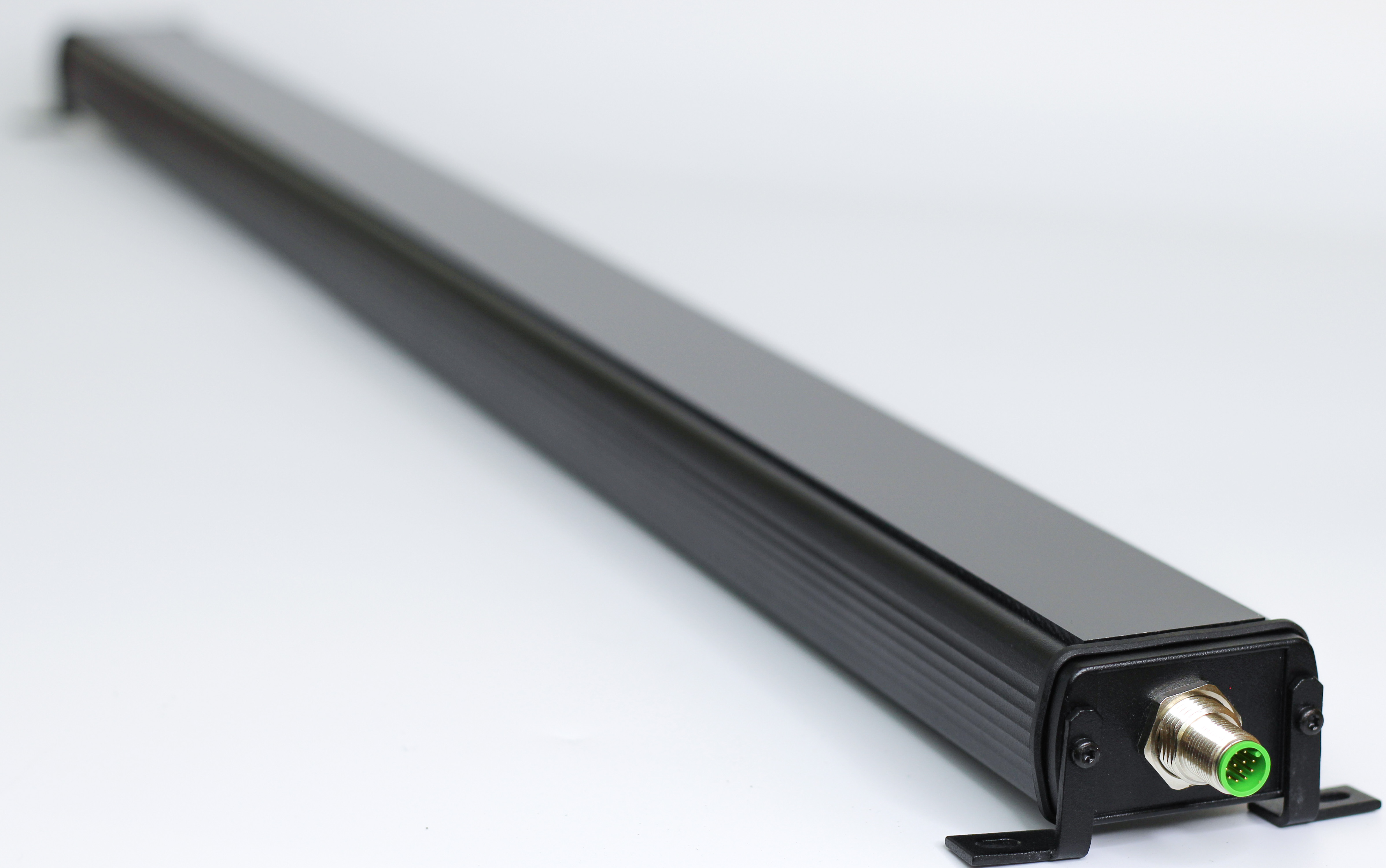 ODC 768-IR QD: One dimensional camera for edge guiding, width measurement and inspection
